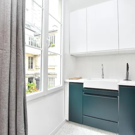 Authentic 1br-4p Republique - Le Marais Apartment *