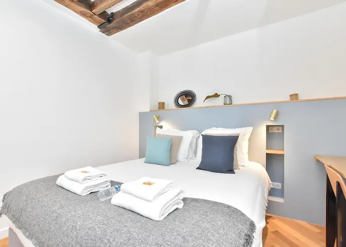 Daire Authentic 1br-4p Republique - Le Marais